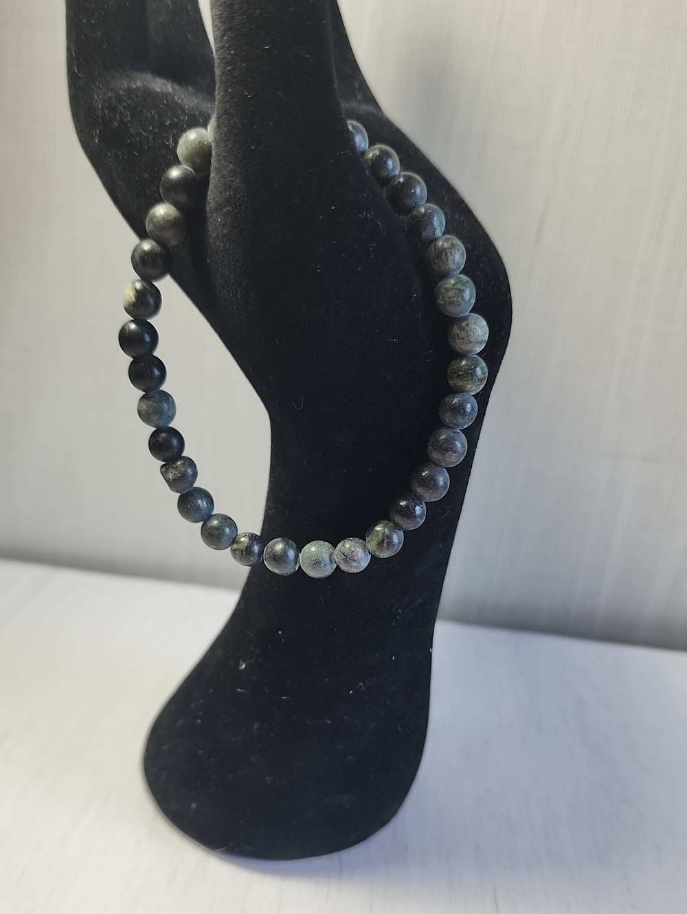 Natural Green-Black Beaded Stretch Bracelet